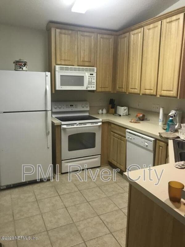 Building Photo - 175 Jardin De Mer Pl