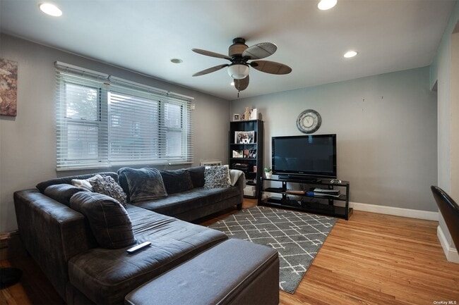 Building Photo - 951 Fenwood Dr