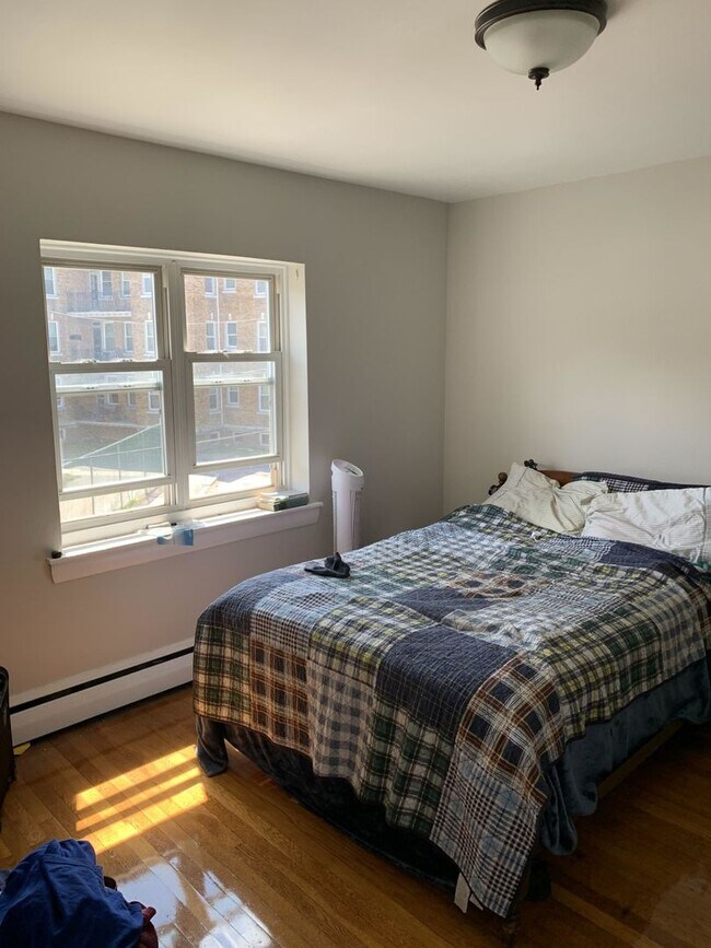 Foto del edificio - Nice Two-Bed Quiet Parking