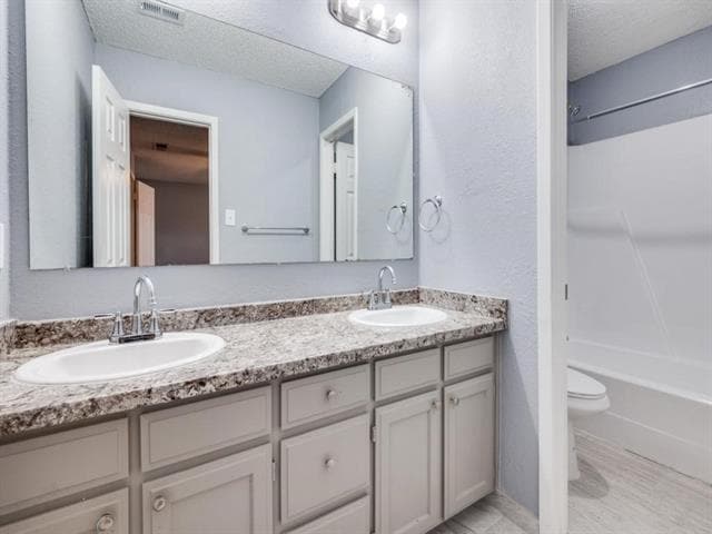 Building Photo - 1204 English St