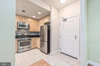 Building Photo - 3600 S Glebe Rd