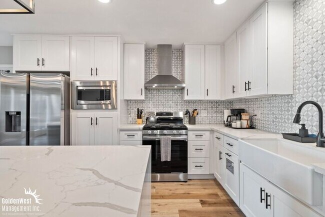 Building Photo - Charming 3Bdm 3Ba Unfurnished Apartment wi...