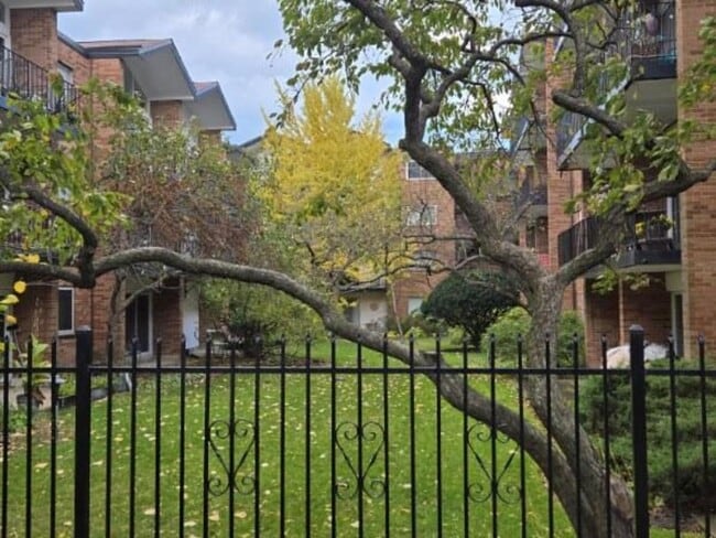 Foto del edificio - 6961 N Oakley Ave