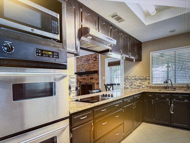 Foto del edificio - Wedgewood Addition 3 bed 2 bath 2 car garage