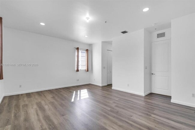 Foto del edificio - 2735 SW 81st Terrace