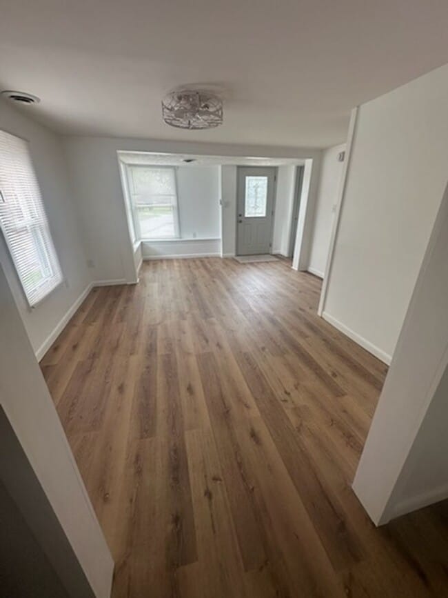 Building Photo - Fully Renovated Single-Family Home in Spar...