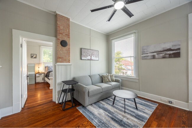 Building Photo - 500 Madison St