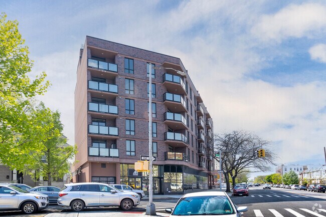 Building Photo - 1502 W 1st St