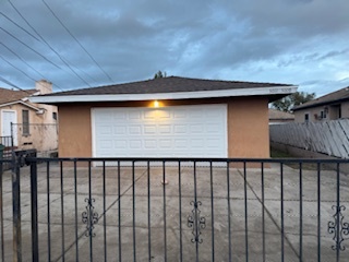 gated - 5011 W 112th St