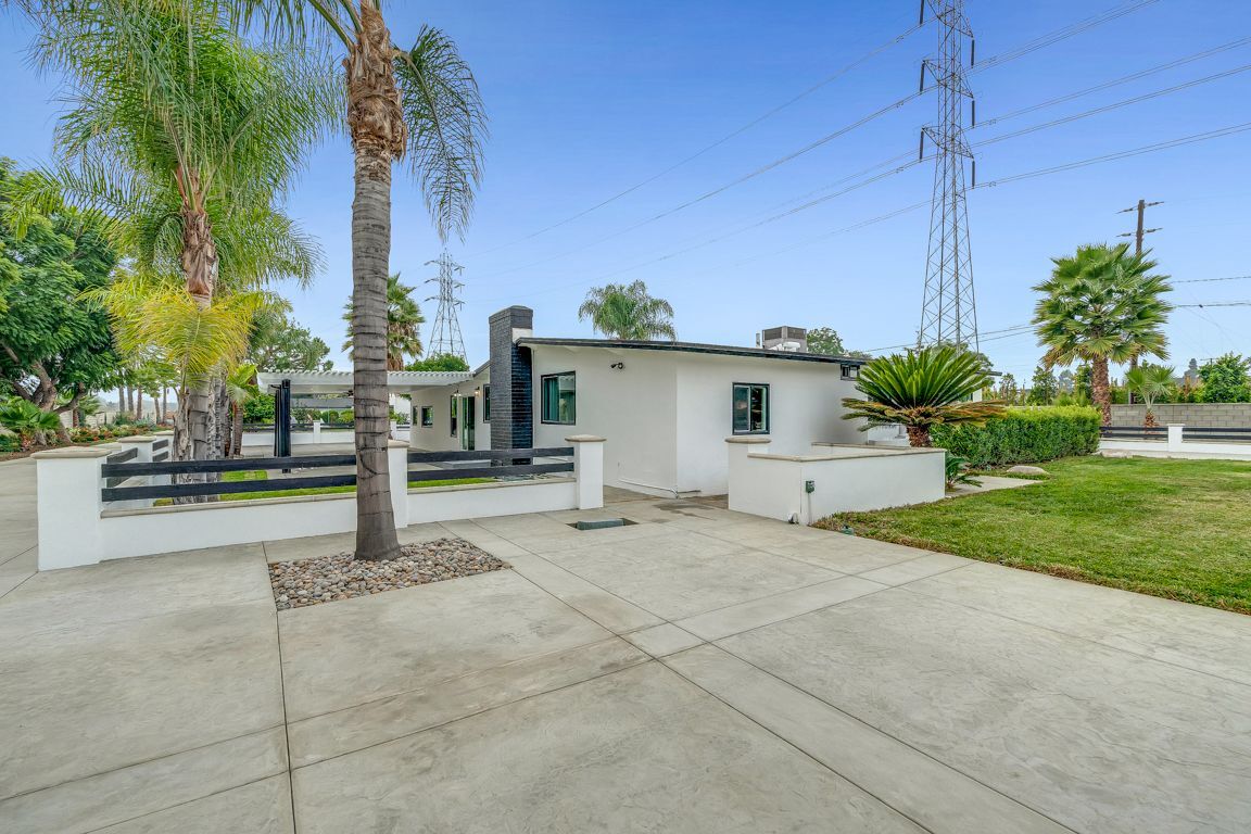 Building Photo - 9950 La Docena Ln