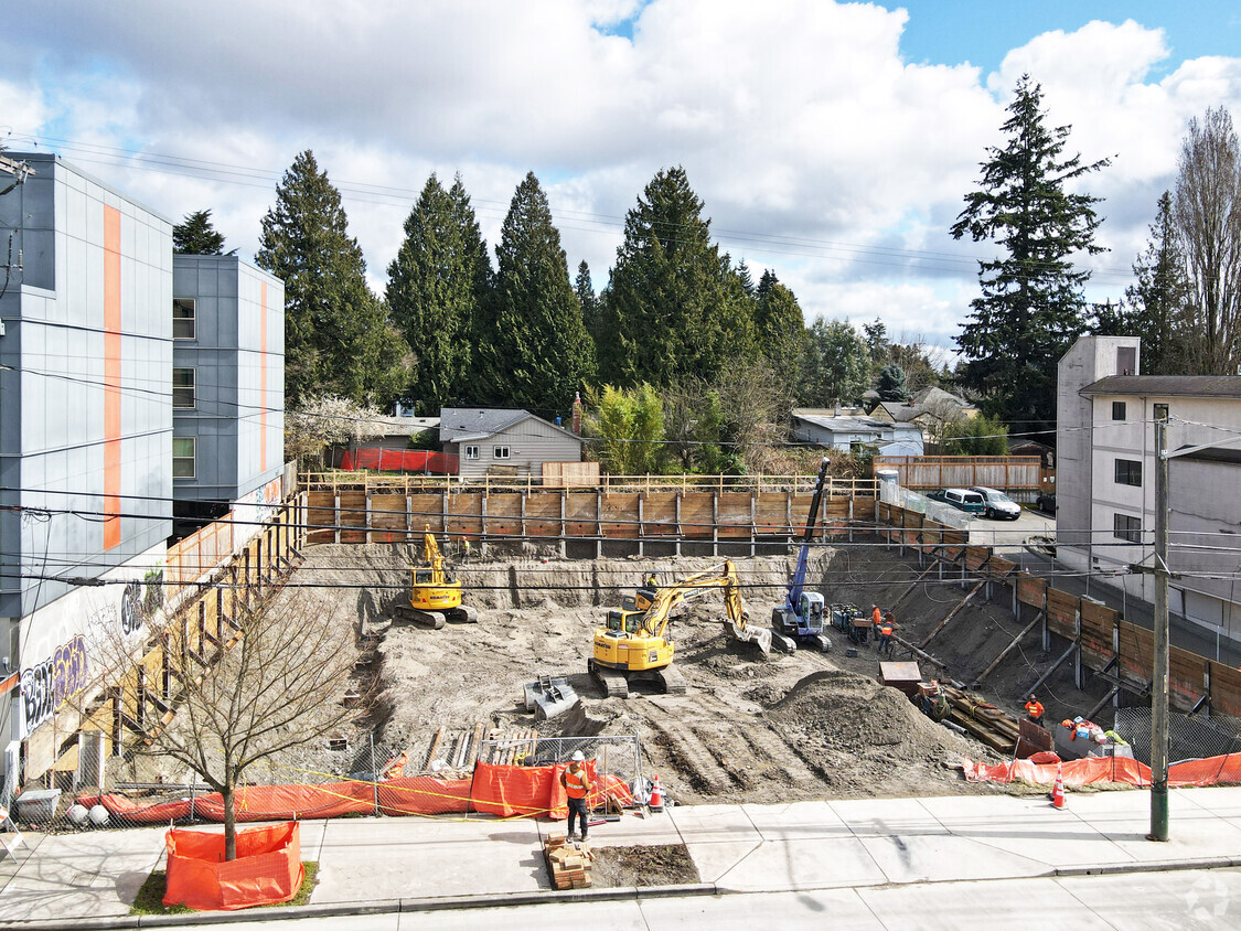 Building Photo - 10540 Greenwood Ave N