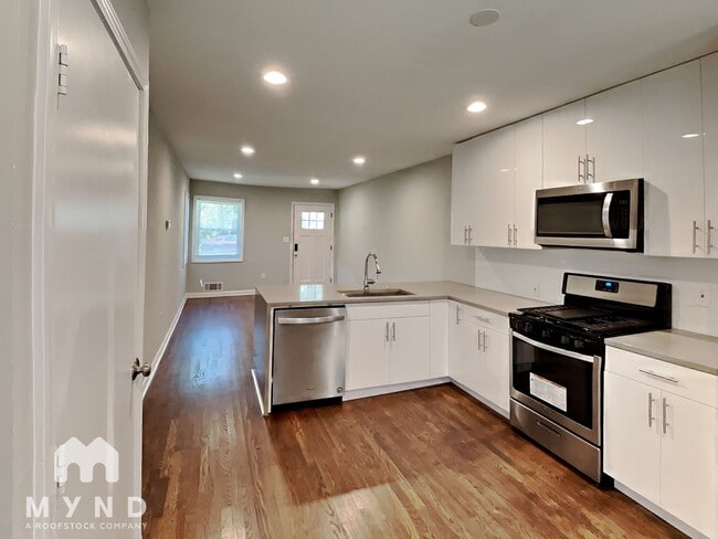 Building Photo - 224 Buchanan Terrace