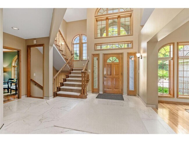 Foto del edificio - 6210 Deerwood Cir N