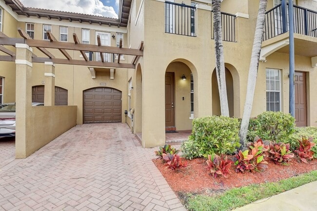 Building Photo - 6854 Julia Gardens Dr