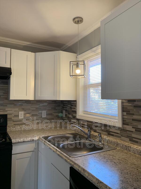 Building Photo - 2551 W Kensington Dr