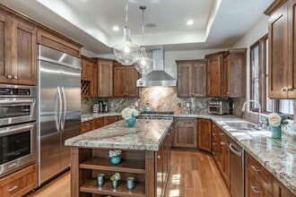 Building Photo - 2029 Sharon Rd