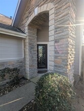 Building Photo - 111 W Kentwick Pl