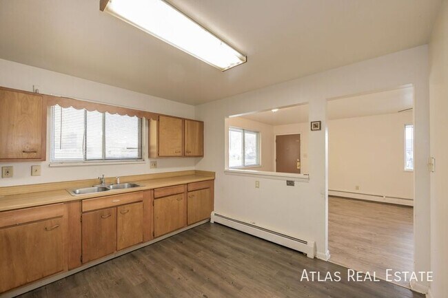 Building Photo - 681 Fraser St