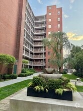 Building Photo - 700 Summer St