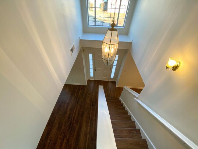 Foto del edificio - 4 bed 2.5 bath in Cordova near Houston Lev...