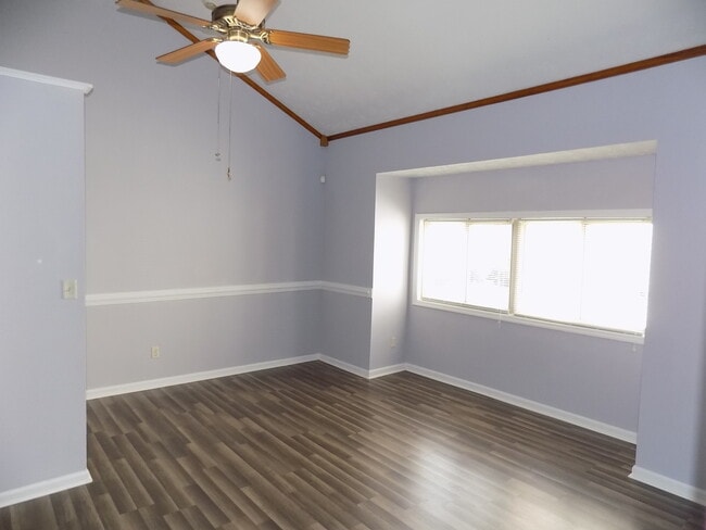 Building Photo - HAMPTON CLUB