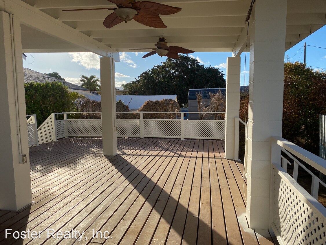 2 br, 1.5 bath House 84963 Hanalei Street House Rental in Waianae