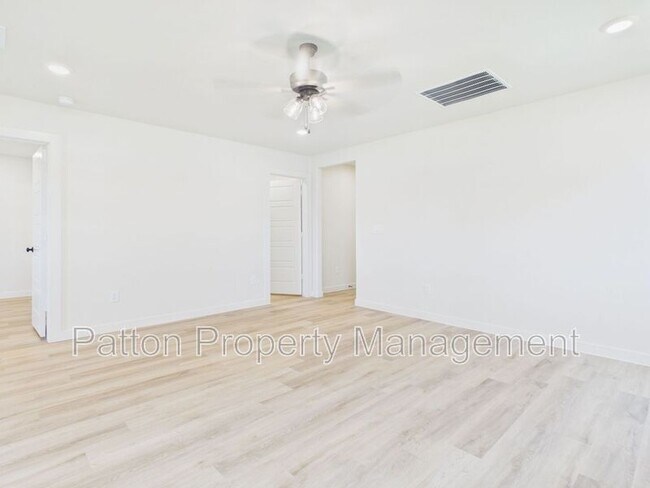 Foto del edificio - 2757 Paisley Rd