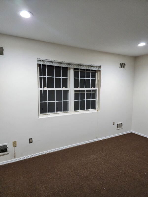Foto principal - 210 Burlington Ave