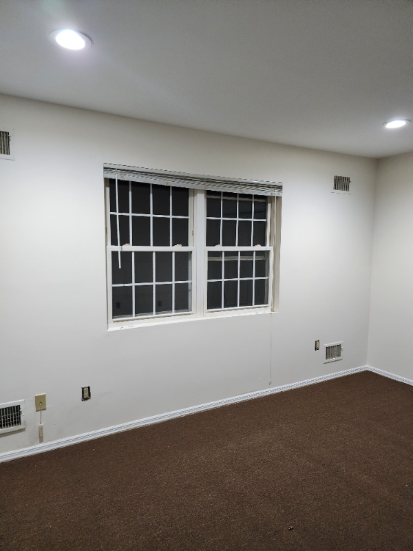 Primary Photo - 210 Burlington Ave