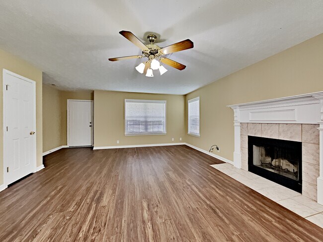 Building Photo - 210 Sam Davis Drive