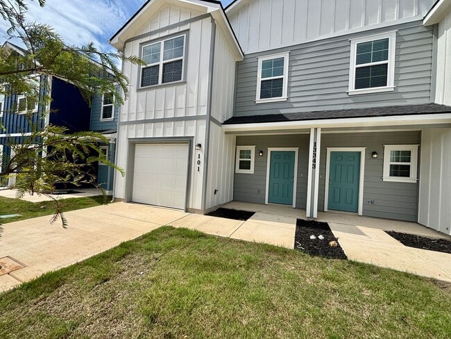 Building Photo - Brand New 3 Bd 2.5 Full Bath Townhouse Near UTSA & LaCantera