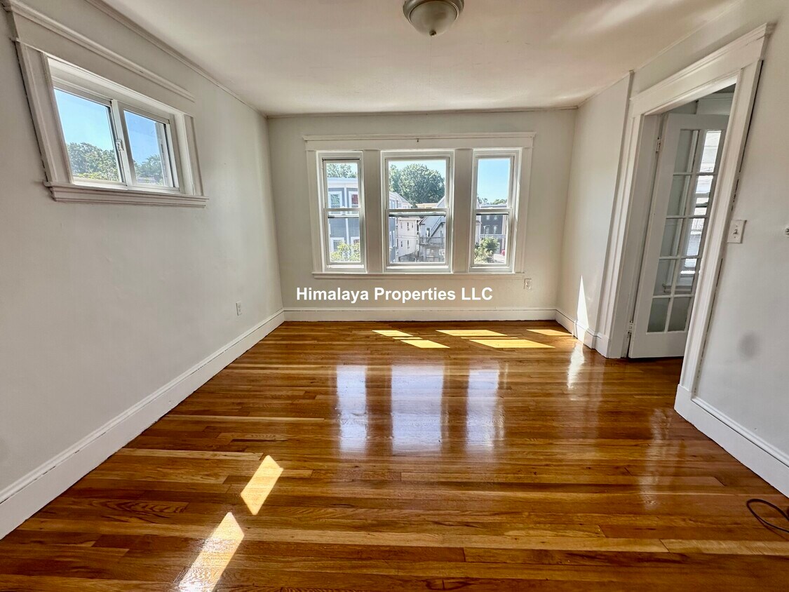 Foto principal - 6 Woodlawn St