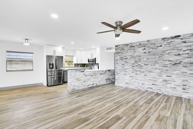 Building Photo - 277 Brittany F