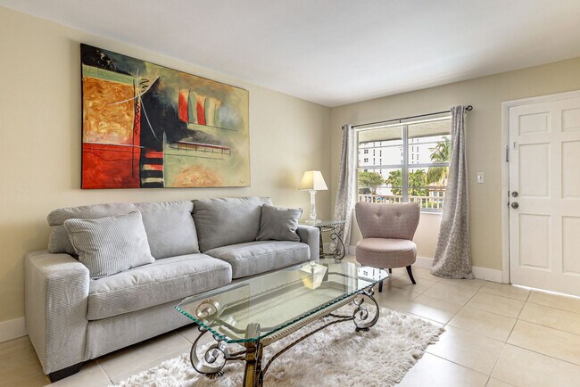 Foto del edificio - 1450 N Riverside Dr