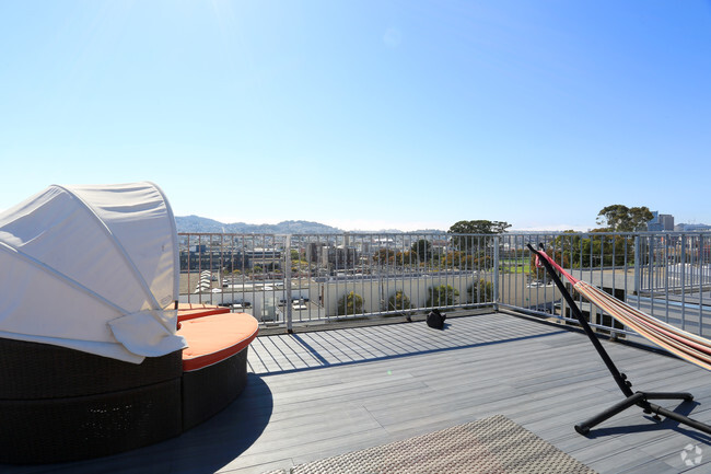 Rooftop Terrace - 480-482 Potrero Ave