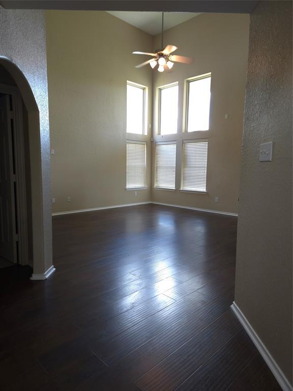 Foto del edificio - 6419 Bennington Springs Dr