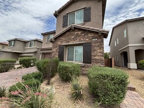 Building Photo - 5582 Sancho Throne Rd