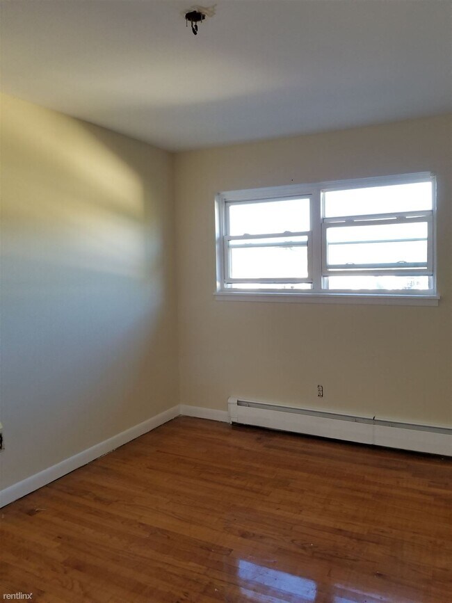 Foto del edificio - 2 br, 1 bath  - 265 Blake St 26