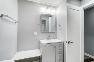 Interior Photo - Cascade Ridge