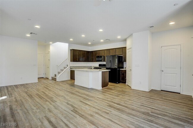 Building Photo - 3045 Historic Horizon Ave