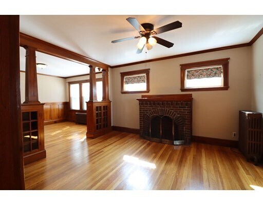 Foto del edificio - 74 Bellevue Ave