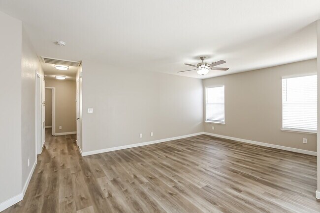 Building Photo - 1125 Purple Martin Ct