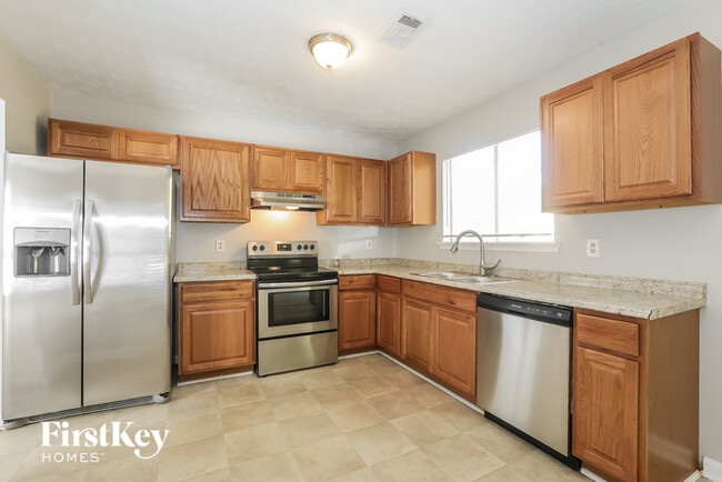 Foto del edificio - 8822 Ashwood Dr