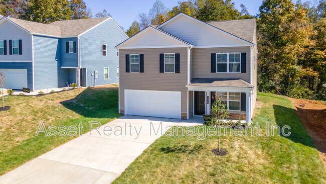 Building Photo - 2019 Southwood Cir