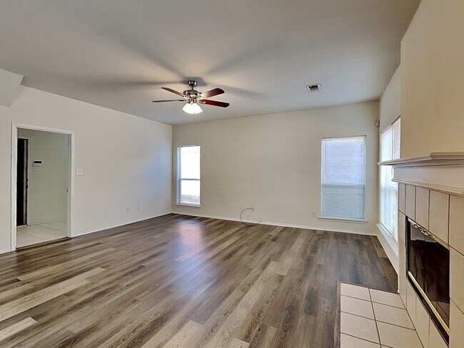 Foto del edificio - 8609 Fountainview Terrace