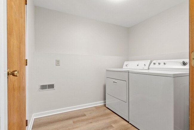 Building Photo - 5 Fillmore Rd