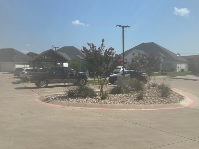 Building Photo - 1802 Brookhaven Dr