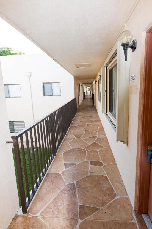 Foto del edificio - 15090 Ashland Pl