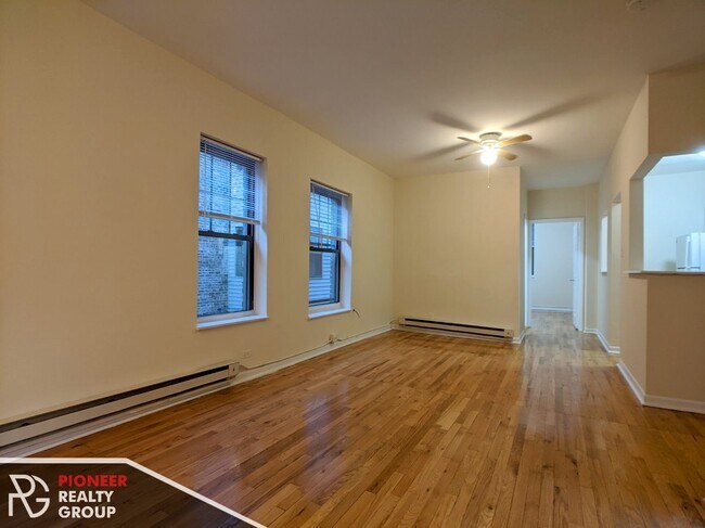 Foto del edificio - 658 W Cornelia Ave
