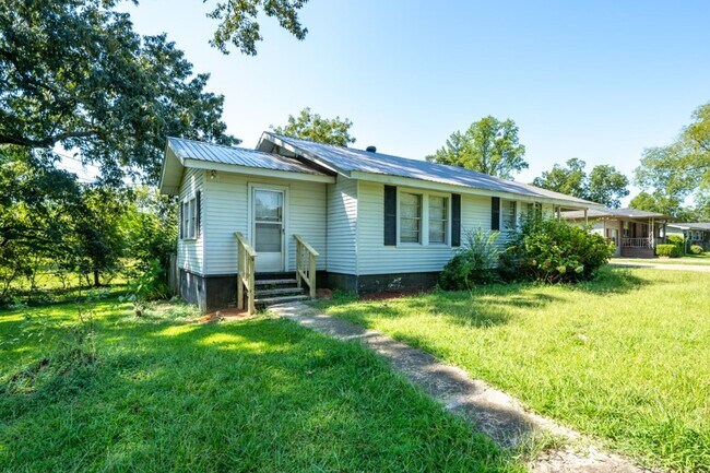 Building Photo - Lovely 3-Bedroom Home in the Heart of Pleasant Grove